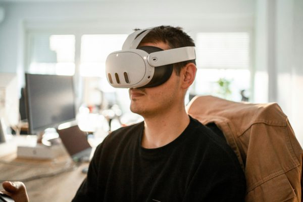 VR & Metaverse-Integrated Esports Viewing Experience